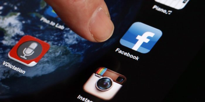 best-social-media-plateforms-sell-your-car-flyer
